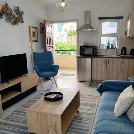 Beautiful One-bedroom In The Heart Of カラマタ