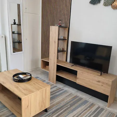 Beautiful One-bedroom In The Heart Of アパート カラマタ