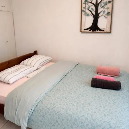 Beautiful One-bedroom In The Heart Of カラマタ